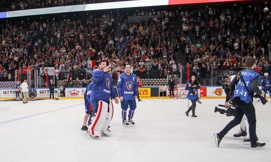 Photo hockey Championnats du monde -  : France (FRA) vs Slovenie (SLO) - Monsieur Roussel Merci pour eux !