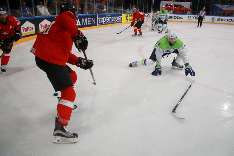 Photo hockey Championnats du monde -  : Suisse (SUI) vs Slovenie (SLO) - Les Helvtes grillent un joker !