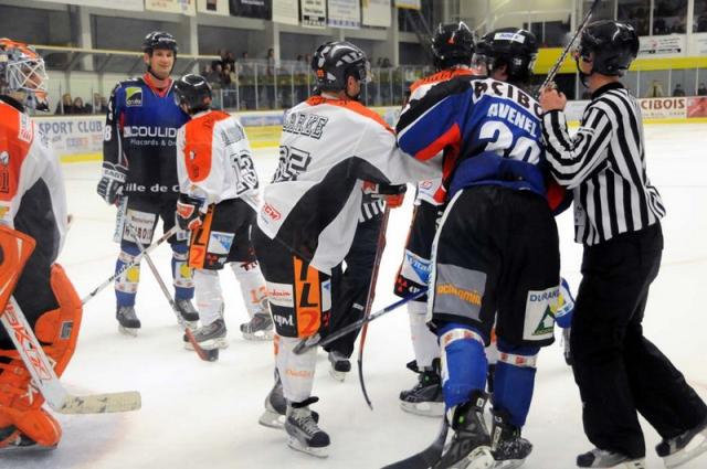 Photo hockey Coupe de la Ligue ARCHIVES - CDL 1/8 - 4me journe : Caen  vs Tours  - Tours passe les Drakkars