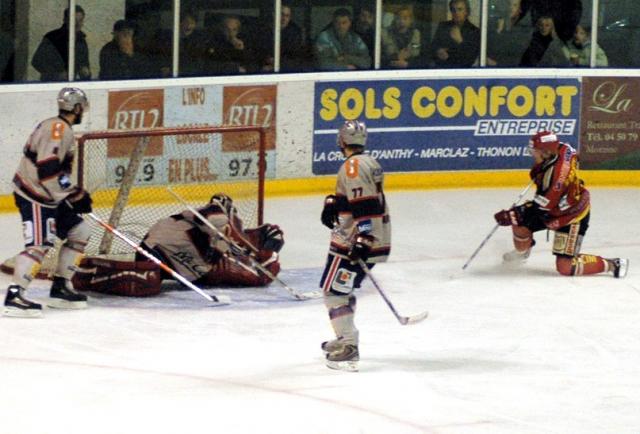 Photo hockey Coupe de la Ligue ARCHIVES - Coupe de la Ligue  : 1/8 6me journe : Morzine-Avoriaz vs Grenoble  - Morzine choue aux portes de la qualification