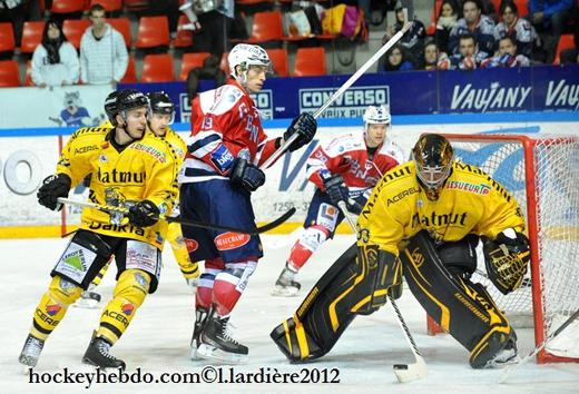 Photo hockey Coupe de la Ligue ARCHIVES - Coupe de la Ligue : 1/2 aller : Grenoble  vs Rouen - Toute petite cuve !