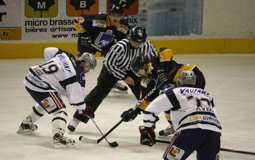 Photo hockey Coupe de la Ligue ARCHIVES - Coupe de la Ligue : 1/4 aller : Chamonix  vs Grenoble  - Une rencontre stressante