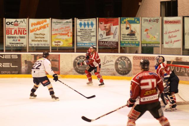 Photo hockey Coupe de la Ligue ARCHIVES - Coupe de la Ligue : 1/8me, 5me journe : Morzine-Avoriaz vs Chamonix  - Des Pingouins  deux visages