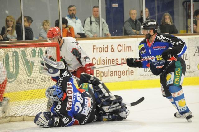 Photo hockey Division 1 - D1 : 2me journe : Caen  vs Cergy-Pontoise - Un Caen affam...