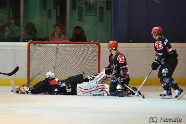 Photo hockey Division 1 - D1 : 4me journe : Neuilly/Marne vs Lyon - Les Bisons en rodage