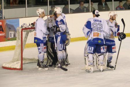 Photo hockey Division 1 - D1 Play Off 1/2 finale  - match 2 : Brest  vs Reims - Le sacre aura lieu  Brest.