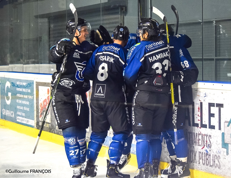 Photo hockey Division 1 - Division 1 : 13me journe : Nantes vs Brest  - Nantes stopp dans son lan par les Albatros