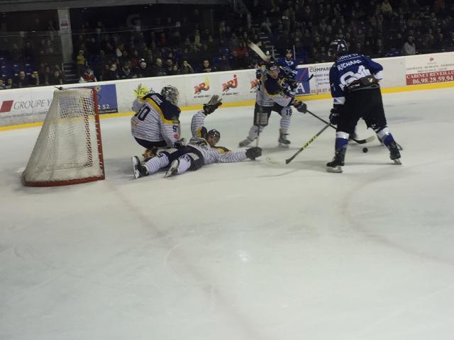 Photo hockey Division 1 - Division 1 : 14me journe : Nantes vs Dunkerque - Dunkerque simpose sur le fil 