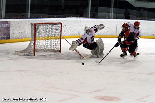 Photo hockey Division 1 - Division 1 : 17me journe : Mont-Blanc vs Courbevoie  - Indigestion de Coqs pour les Ytis