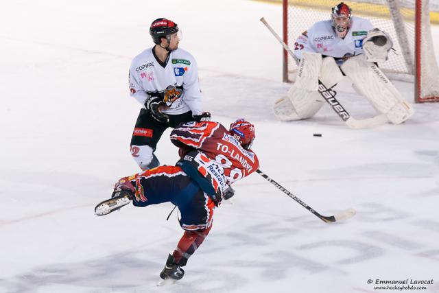 Photo hockey Division 1 - Division 1 : 18me journe : Lyon vs Bordeaux - Lyon seul au monde