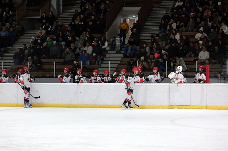 Photo hockey Division 1 - Division 1 : 20me journe : Mont-Blanc vs Neuilly/Marne - Mont-Blanc rgale son public!