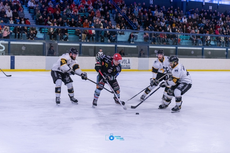 Photo hockey Division 1 - Division 1 : 22me journe : Mont-Blanc vs Strasbourg  - Intense combat, succs strasbourgeois!