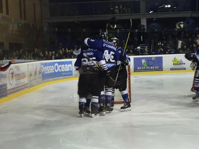 Photo hockey Division 1 - Division 1 : 23me journe : Nantes vs Mulhouse - Nantes  bout de souffle 