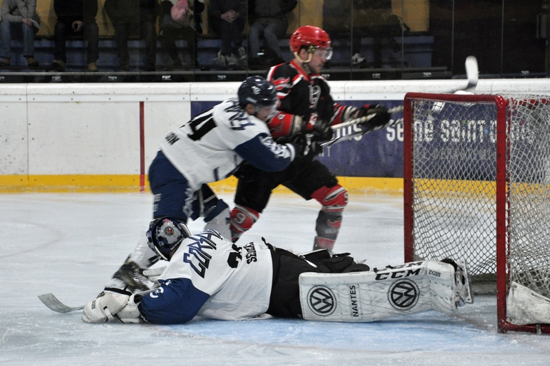 Photo hockey Division 1 - Division 1 : 25me journe : Neuilly/Marne vs Nantes - Neuilly stoppe les Corsaires