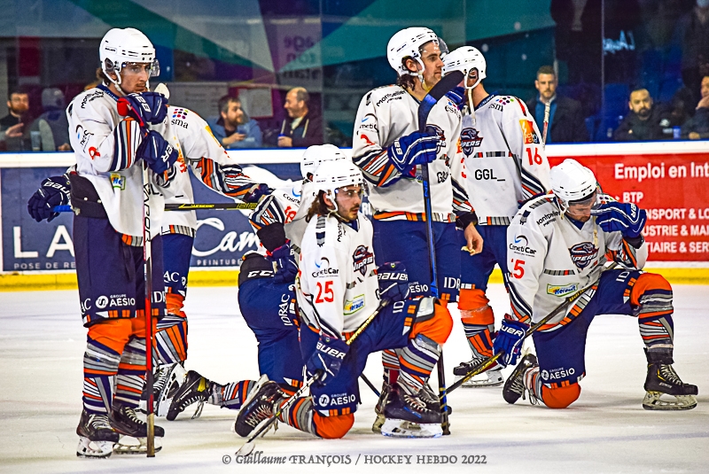 Photo hockey Division 1 - Division 1 : 26me journe : Nantes vs Montpellier  - Nantes simpose avec la manire et sadjuge la 3e place sur le podium de la D1