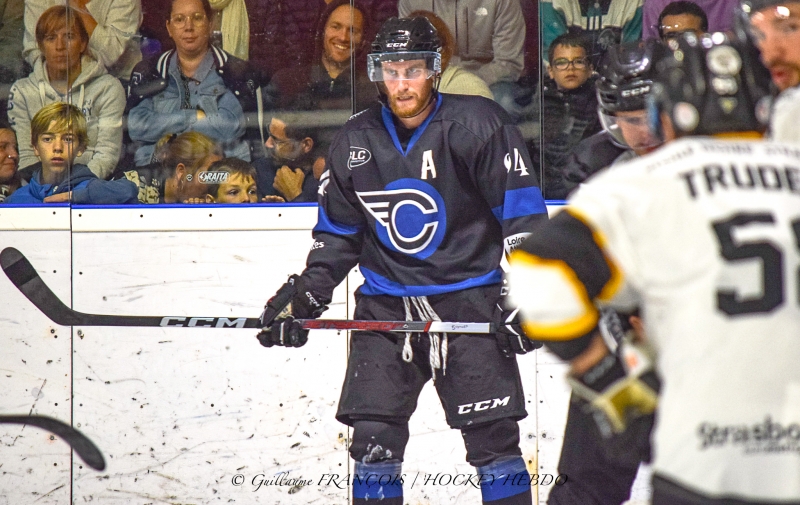 Photo hockey Division 1 - Division 1 : 2me journe : Nantes vs Strasbourg  - Ltoile noire de Strasbourg brille  Nantes