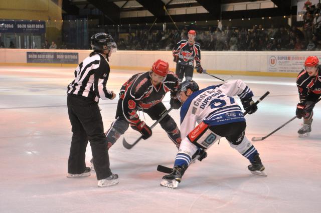 Photo hockey Division 1 - Division 1 : 3me journe : Neuilly/Marne vs Nantes - Les Bisons sortent de la brume