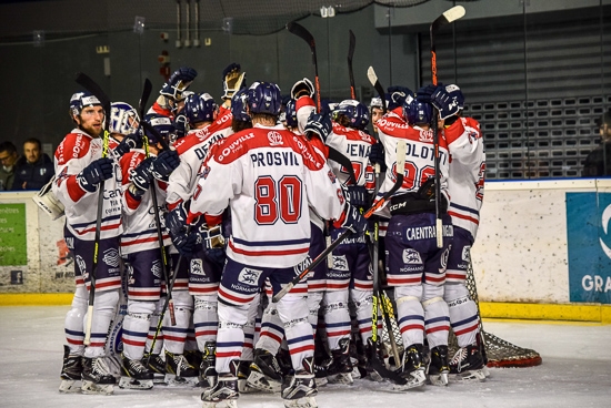 Photo hockey Division 1 - Division 1 : 6me journe : Nantes vs Caen  - Caen simpose sur le fil  Nantes 