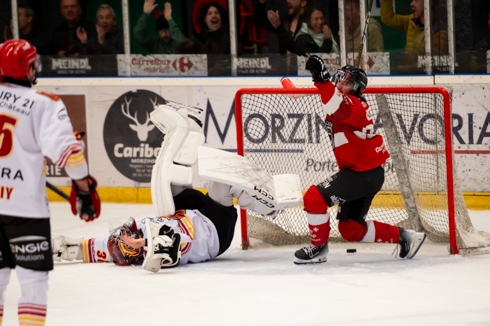 Photo hockey Division 1 - Division 1 : 7me journe : Morzine-Avoriaz vs Meudon - Morzine taille patron ! 