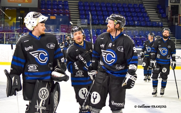 Photo hockey Division 1 - Division 1 : 8me journe : Nantes vs Caen  - Nantes simpose en Leader