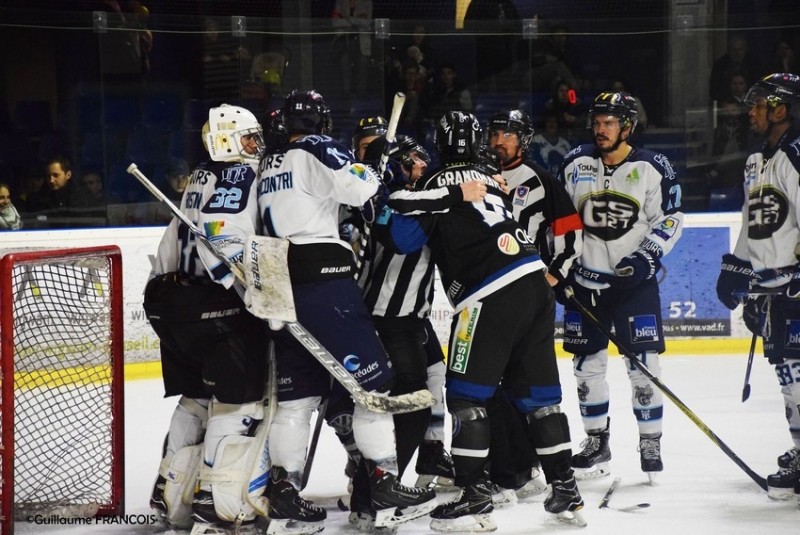 Photo hockey Division 1 - Division 1 : playoff, quart de finale, match 1 : Nantes vs Tours  - Match 1 - Des Remparts Infranchissables 