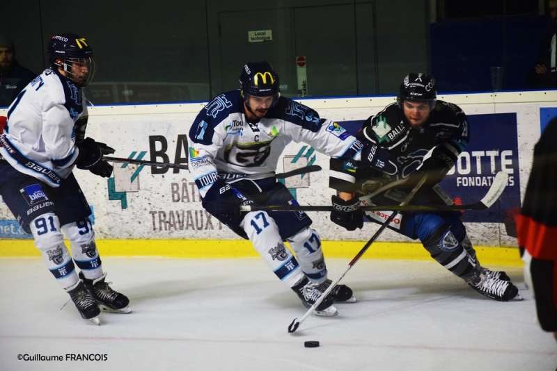 Photo hockey Division 1 - Division 1 : playoff, quart de finale, match 2 : Nantes vs Tours  - Nantes remet les pendules  l