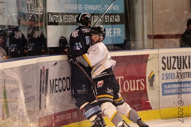 Photo hockey Division 1 - Division 1 : Playoff, quart de finale, match 2 : Tours  vs Brest  - D1 : Tours Clap de fin... de saison