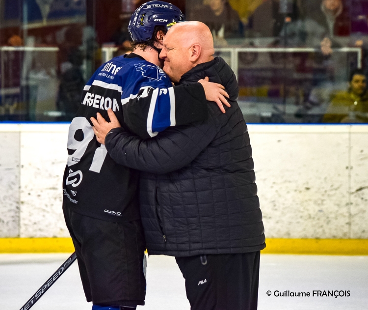 Photo hockey Division 1 - Division 1 - Quart de Finale match 3 : Nantes vs Neuilly/Marne - Les Bisons rendent les armes et Nantes passe en demi