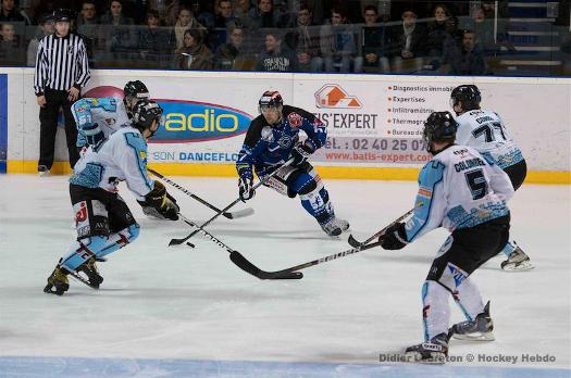 Photo hockey Division 2 - D2 : 13me journe - B : Nantes vs Tours  - Nantes en pole position