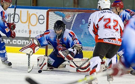 Photo hockey Division 2 - D2 : 15me journe poule A : Lyon vs Courchevel-Mribel-Pralognan - A trois temps