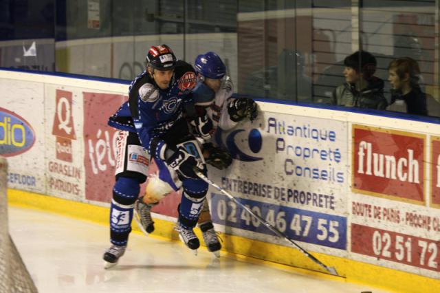 Photo hockey Division 2 - D2 : 17me journe - B : Nantes vs Clermont-Ferrand - Une victoire de plus pour les Corsaires mais