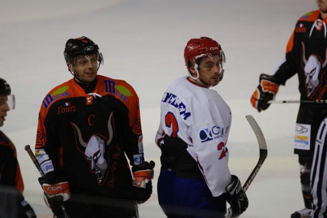 Photo hockey Division 2 - D2 : 17me journe poule A : Tours  vs Asnires - Premier col franchi