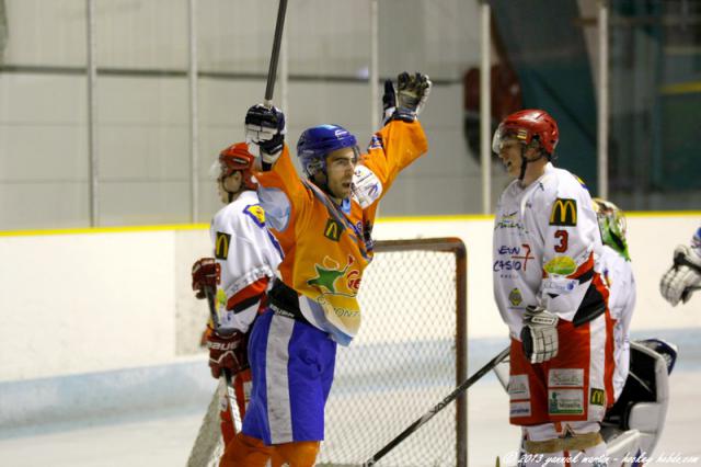 Photo hockey Division 2 - D2 : 1re journe - B : Clermont-Ferrand vs Amnville - Improbable victoire clermontoise, mais acquise au finish
