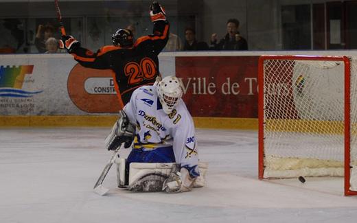 Photo hockey Division 2 - D2 : 4me journe poule A : Tours  vs Dunkerque - Les Corsaires prennent l