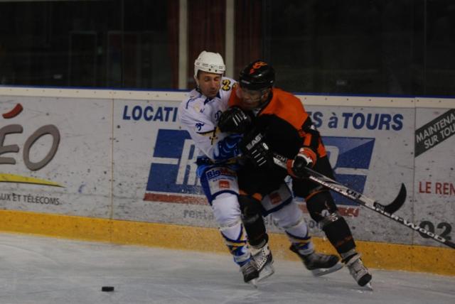 Photo hockey Division 2 - D2 : 4me journe poule A : Tours  vs Dunkerque - Les Corsaires prennent l