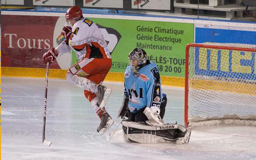 Photo hockey Division 2 - D2 : 5me journe - B : Tours  vs Amnville - Tours fait le mtier
