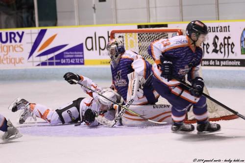 Photo hockey Division 2 - D2 : 7me journe - A : Clermont-Ferrand vs La Roche-sur-Yon - Clermont impose sa hargne puis implose