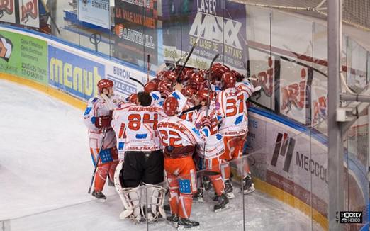 Photo hockey Division 2 - D2 : 7me journe - B : Tours  vs Valence - Coup de tonnerre en Touraine