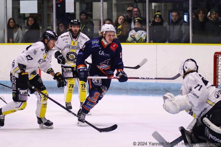 Photo hockey Division 2 - Division 2 : 10me journe : Clermont-Ferrand vs Roanne - Clermont : Des regrets !!!