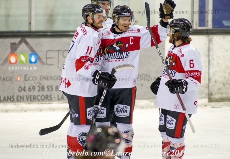 Photo hockey Division 2 - Division 2 : 13me journe : Villard-de-Lans vs Morzine-Avoriaz - Les Pingouins s