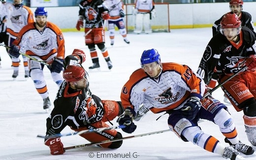 Photo hockey Division 2 - Division 2 : 14me journe : Valence vs Clermont-Ferrand - La marche tait trop haute.