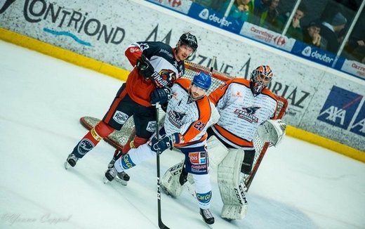 Photo hockey Division 2 - Division 2 : Play Off - 1/4 de Finale - Match 1 : Morzine-Avoriaz vs Clermont-Ferrand - Clermont sur le fil !