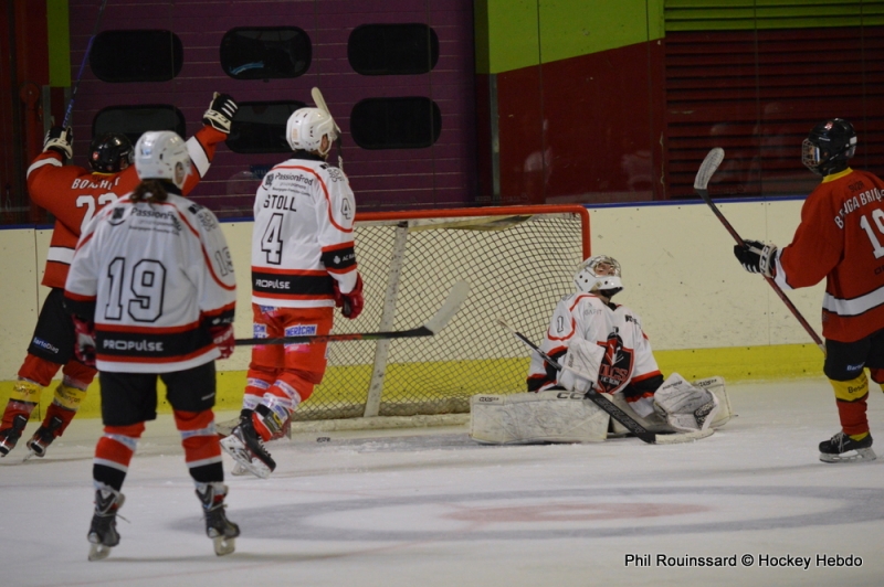 Photo hockey Division 3 - Division 3 : 2me journe : Besanon vs Dijon II - Derby survol par les Aigles