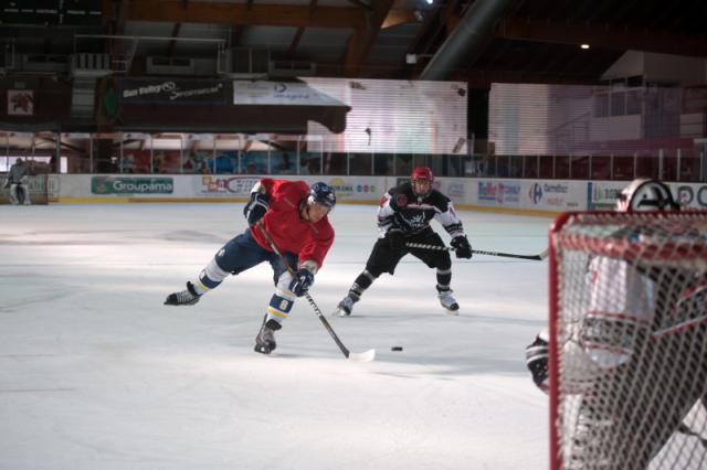 Photo hockey Division 3 - Division 3 : Marseille (Les Spartiates) - D3 : Les Marseillais au vert.