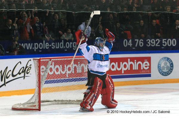 Photo hockey Europe : Continental Cup - CHL - Europe : Continental Cup - CHL - Grenoble prend le palet au Raibon !