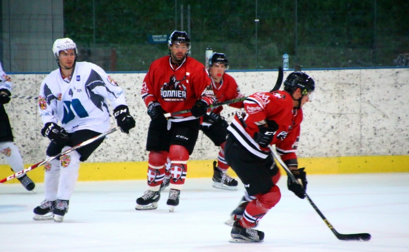 Photo hockey Hockey en Europe -  : Chamonix  vs Ajoie - Avantage ajoulot