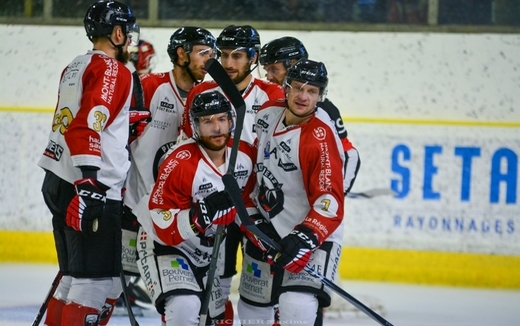Photo hockey Hockey en France -  : Chamonix  vs Nice - Les Pionniers ouvrent la voie