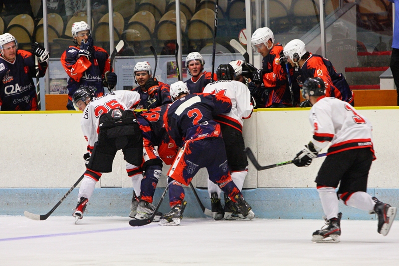 Photo hockey Hockey en France -  : Clermont-Ferrand vs Toulouse-Blagnac - Clermont, une prparation sur les bons rails