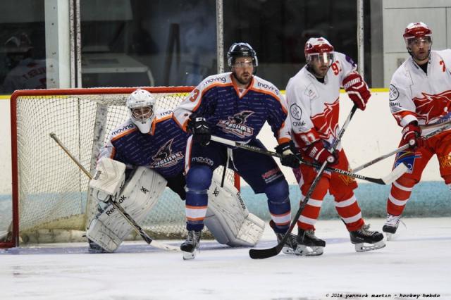 Photo hockey Hockey en France -  : Clermont-Ferrand vs Valence - Revue d