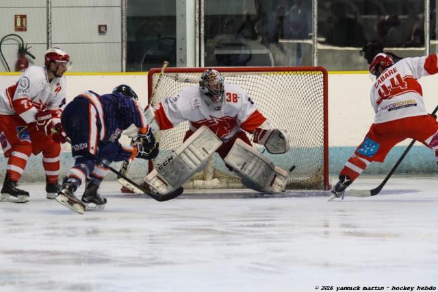 Photo hockey Hockey en France -  : Clermont-Ferrand vs Valence - Revue d